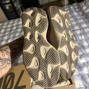 Men adidas yeezys 700 v3